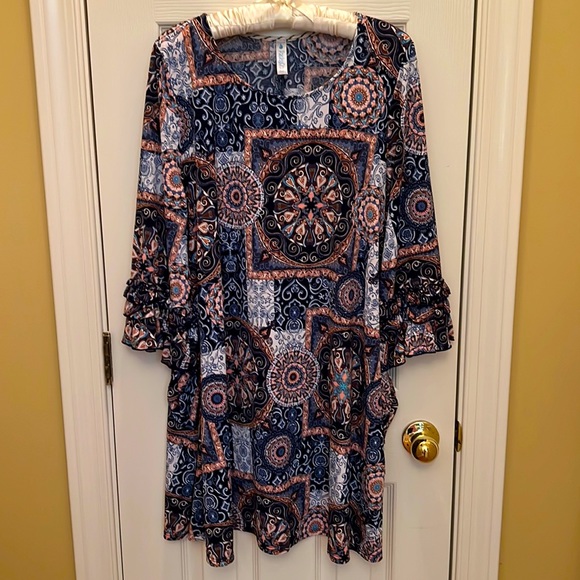 Navy dress for fall with ruffled sleeves❤️ - Picture 1 of 3